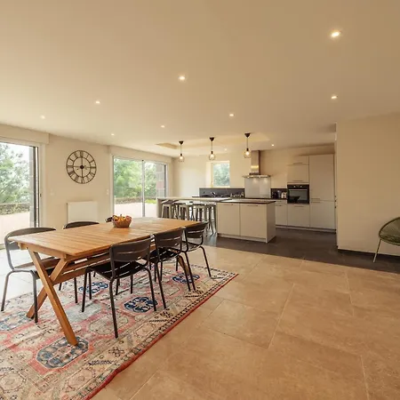 Domaine D'auriol, Elegance Et Vue D'exception Girgols